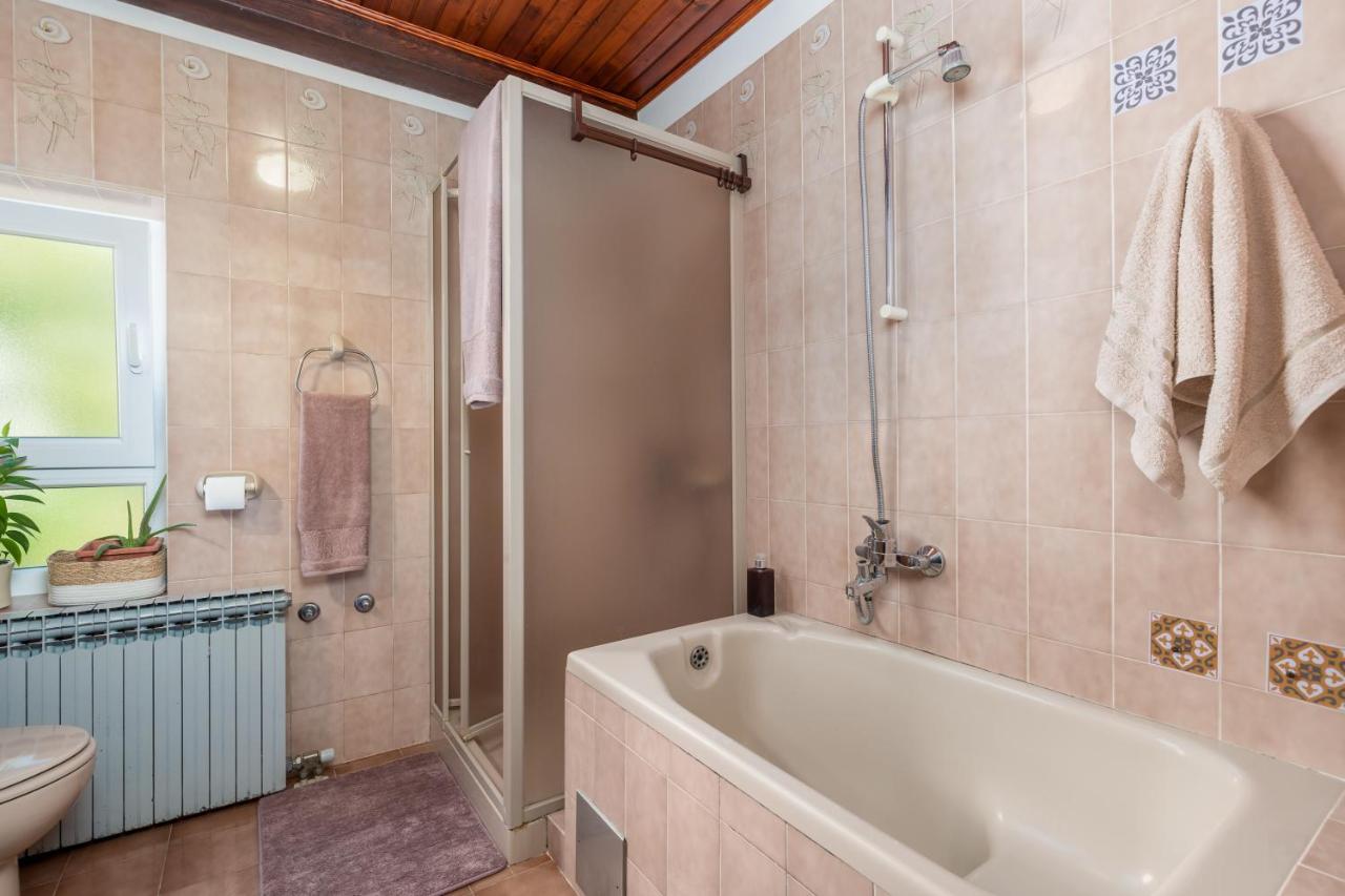 Apartment Magda With A Parking Space And Sea View Fiume Esterno foto